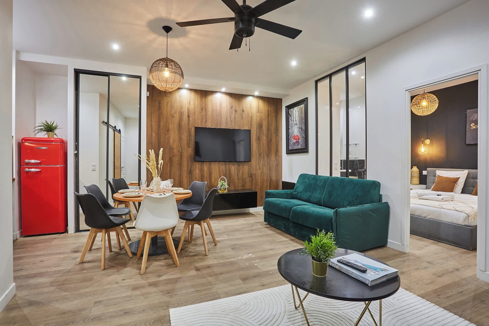 Smart TV, offices