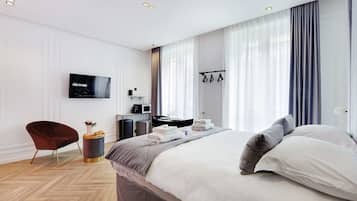 Fer et planche Ă repasser, draps fournis