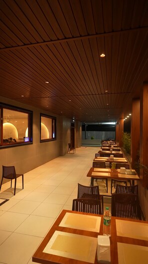 Restaurant - R2B GRAND RAYAN RAM BHAVAN (Kolar)