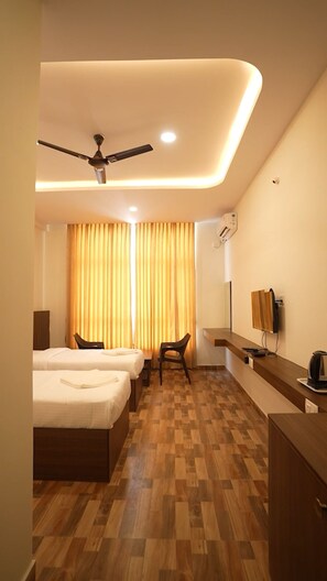 Superior Double or Twin Room, Balcony, Mountain View | Desk, laptop workspace, soundproofing, iron/ironing board - R2B GRAND RAYAN RAM BHAVAN  (Kolar)