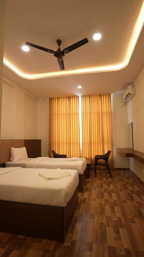 Superior Double or Twin Room, Balcony, Mountain View | Desk, laptop workspace, soundproofing, iron/ironing board - R2B GRAND RAYAN RAM BHAVAN  (Kolar)
