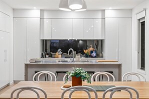 Dining - The Ebb Luxury Retreat | Just steps to the beach! (Ocean Grove)