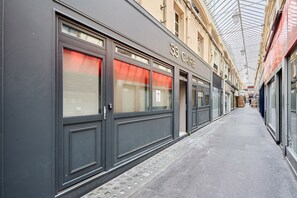 Exterior detail - Charming  Studio Center of Paris (Paris)