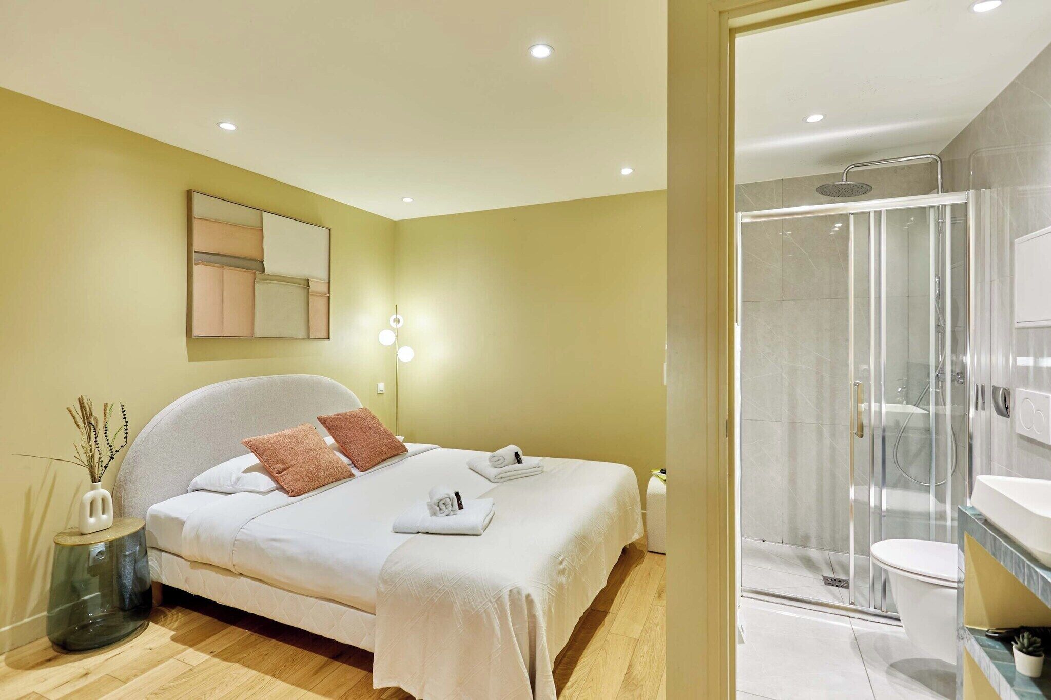 1 bedroom, desk, iron/ironing board, bed sheets