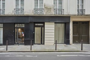 Exterior detail - Charming apartment Center  of Paris (Paris)