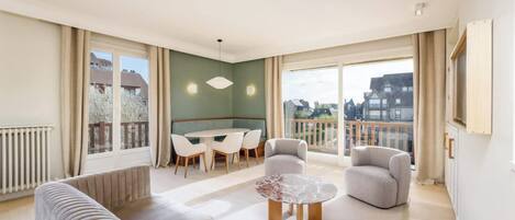 Smart-TV, stereoanlegg og kontorer