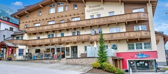 Ski-In/Ski-Out Brunner Apartment Top 2