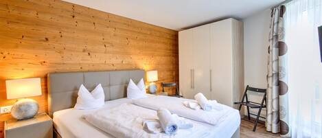 3 habitaciones, cuna de viaje y wifi gratis