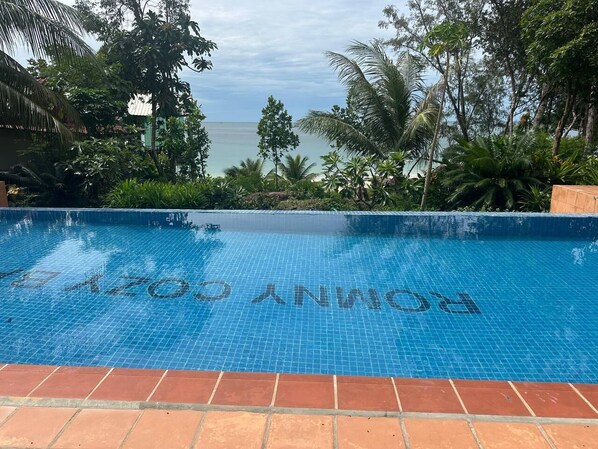 Outdoor pool - Romny Cozy Bay (Koh Rong Sanloem)