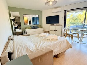 WiFi, bed sheets - Apartment for 4, pool, AC, Wi-Fi, parking, 300m from the beach (Mandelieu-la-Napoule)