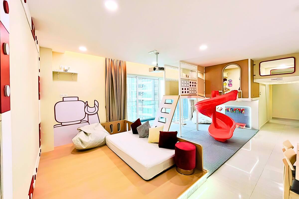 Iron/ironing board, free WiFi