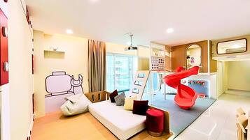 Iron/ironing board, free WiFi