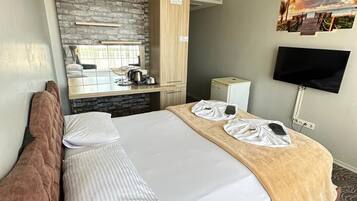 Studio Basic - utsikt mot staden | Värdeförvaringsskåp på rummet och gratis wi-fi