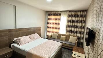 Studio Basic - utsikt mot staden | Värdeförvaringsskåp på rummet och gratis wi-fi