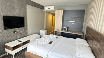 Studio Basic - utsikt mot staden | Värdeförvaringsskåp på rummet och gratis wi-fi