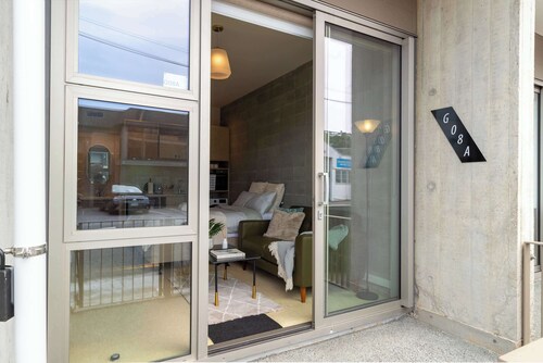 Petone City Studio with Balcony