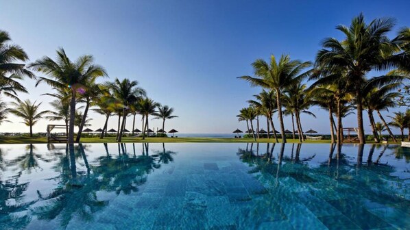 Front of property - Mona Luxe Apartment (Dien Ban)