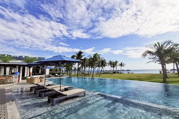 Sun deck