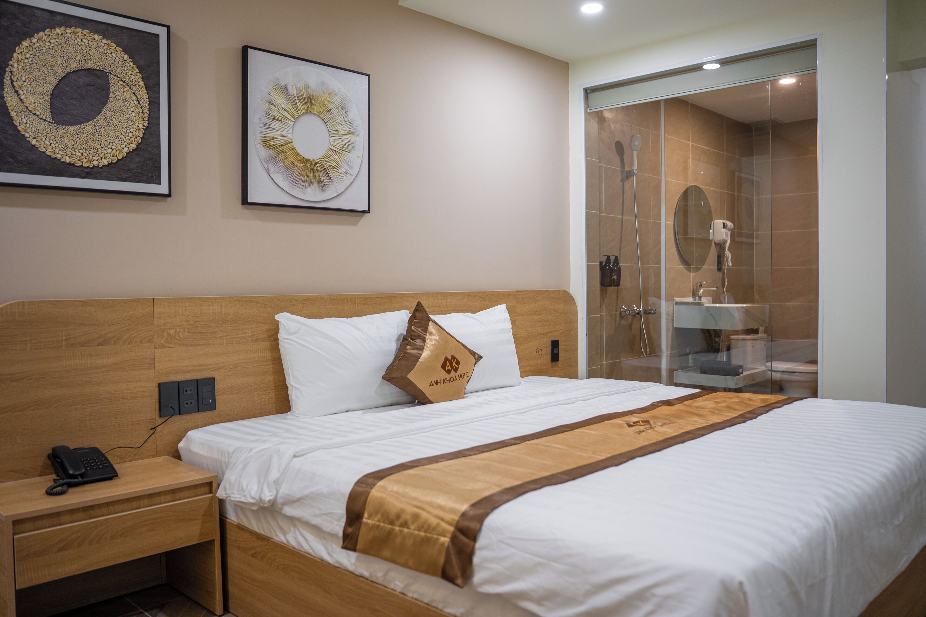 Camera doppia | Minibar, ferro/asse da stiro, Wi-Fi gratuito, lenzuola