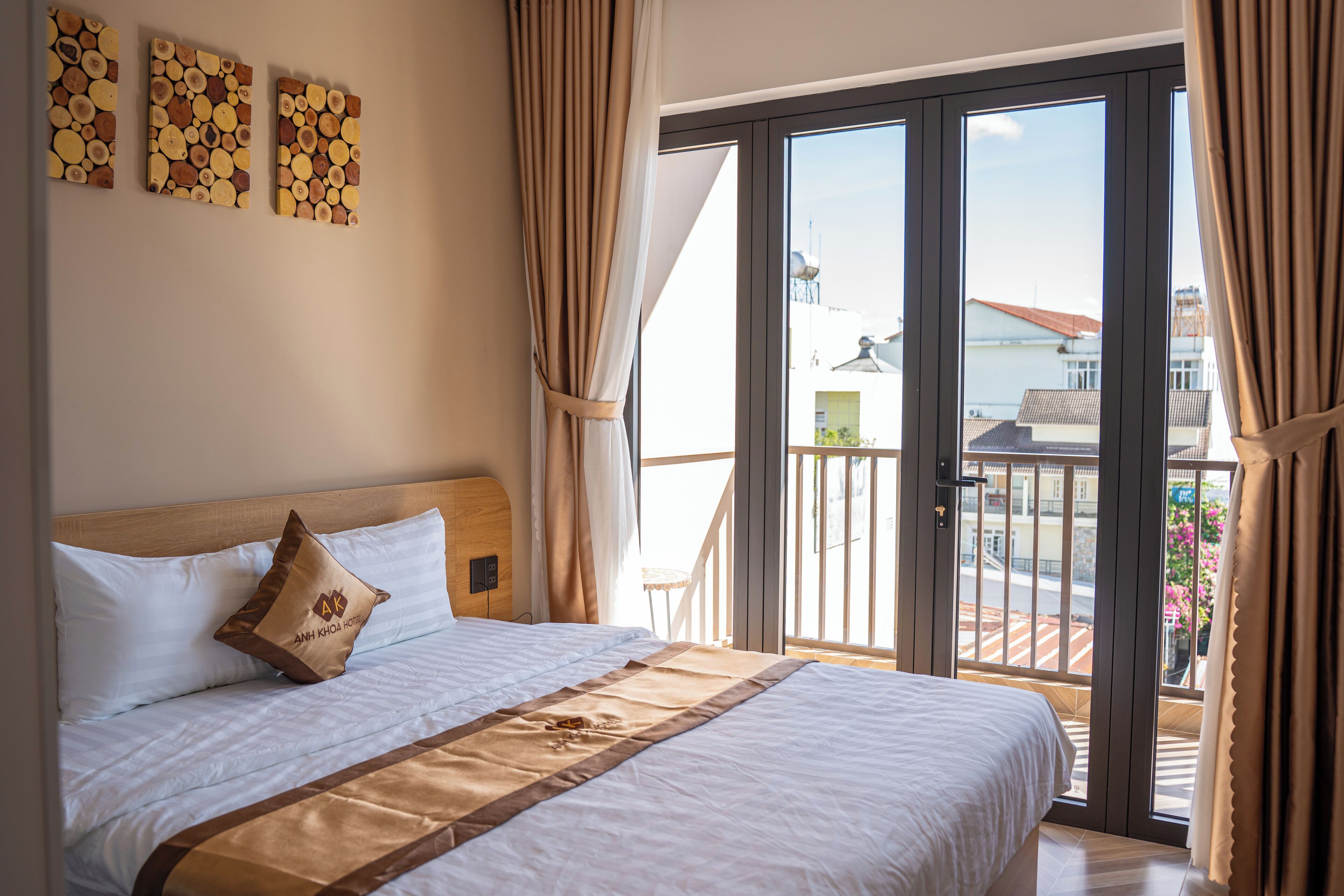 Minibar, ferro/asse da stiro, Wi-Fi gratuito, lenzuola