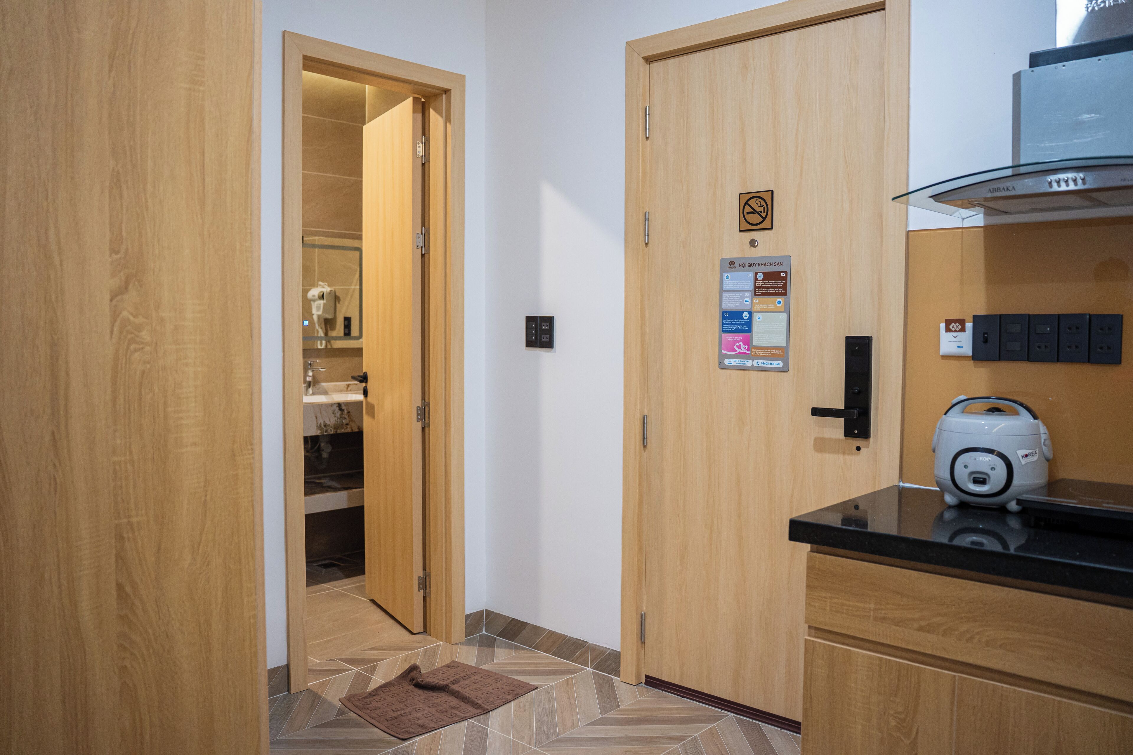 Studio, Kitchen | Private kitchen | Fridge