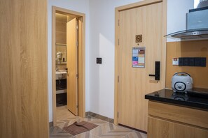 Studio, Kitchen | Private kitchen