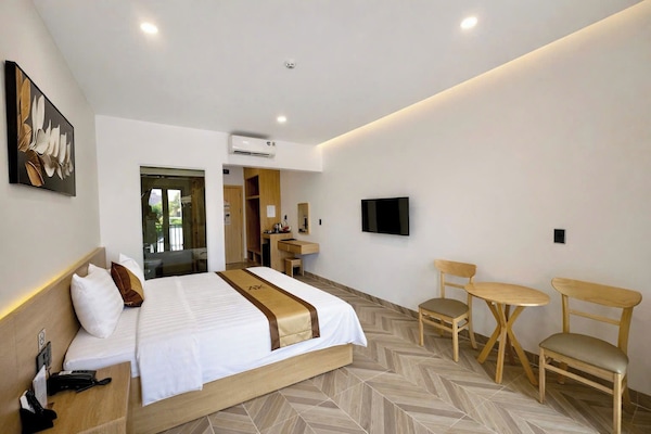 Minibar, soundproofing, iron/ironing board, free WiFi