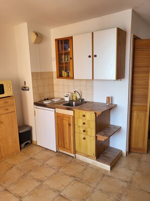 Private kitchen - Large studio with view of Salses lake (Le Barcarès)