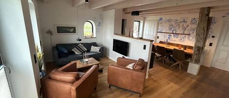 TV, table tennis, stereo