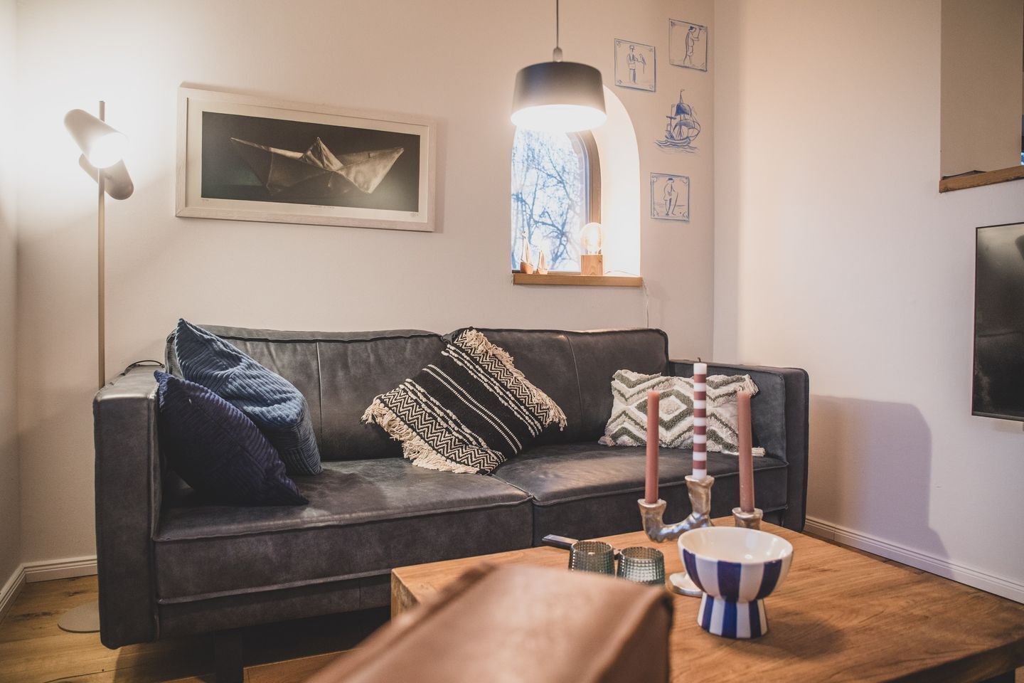 Fernseher, Tischtennisplatte, Stereoanlage