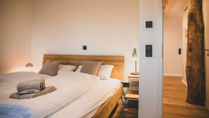 3 habitaciones, escritorio, tabla de planchar con plancha y wifi 