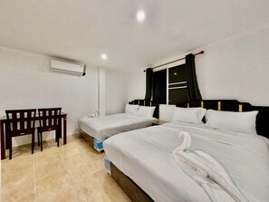 Quadruple Room, City View - Jasmine Residence (Patong)