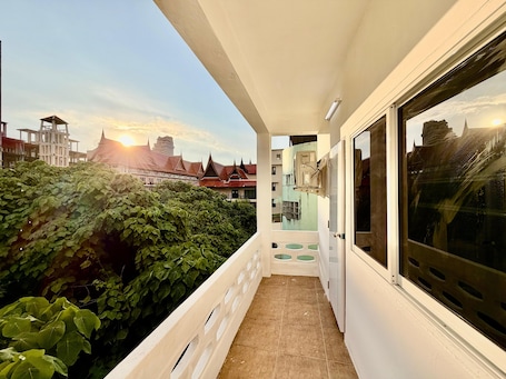 Terrace/patio. Jasmine Residence