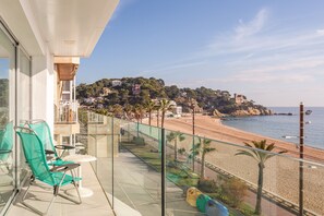 Property grounds - Seese Apartment: Prime Beachfront Location in Lloret de Mar (Lloret de Mar)
