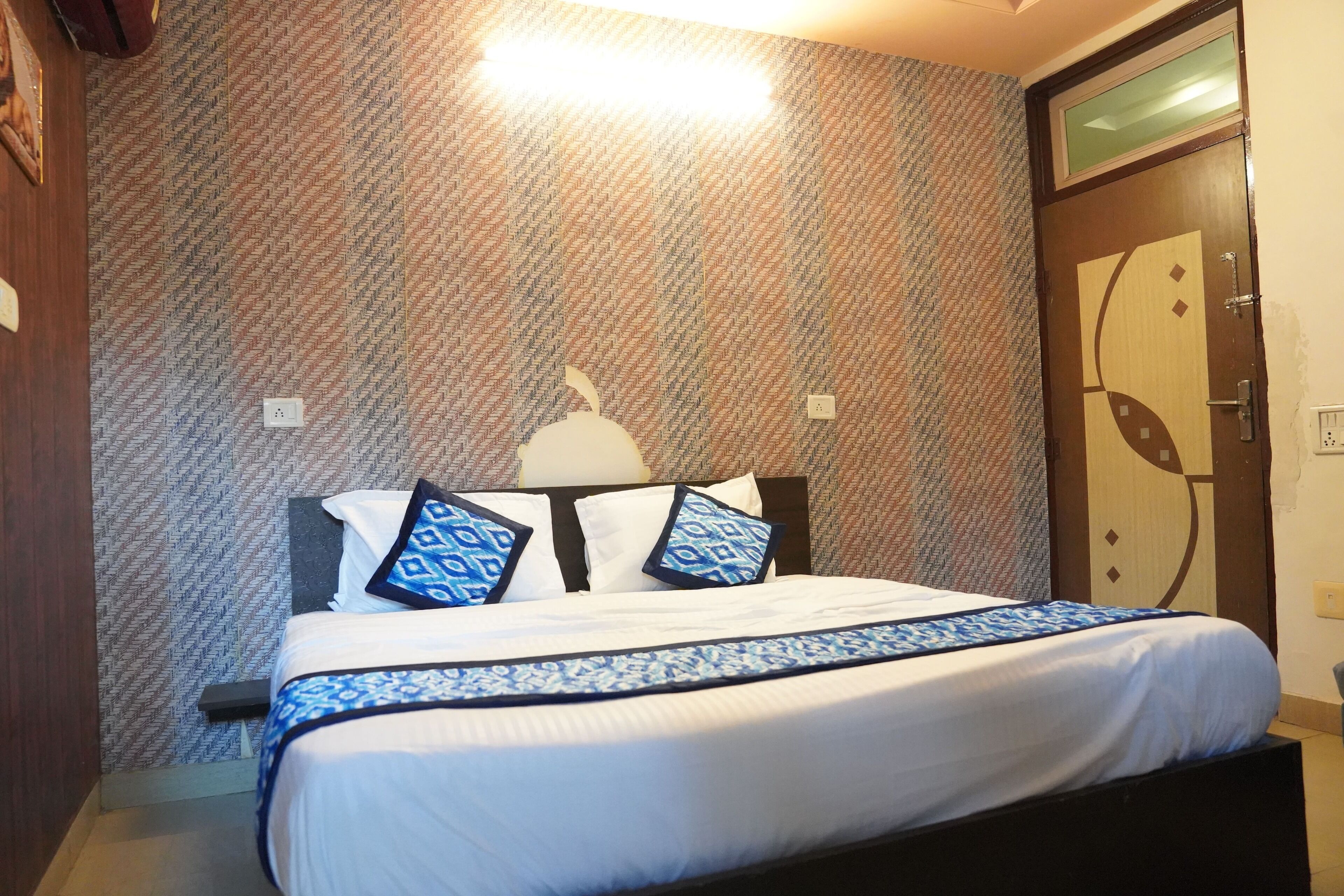 华丽双人房, 山景 | 办公桌、笔记本电脑工作区、遮光窗帘、免费 WiFi