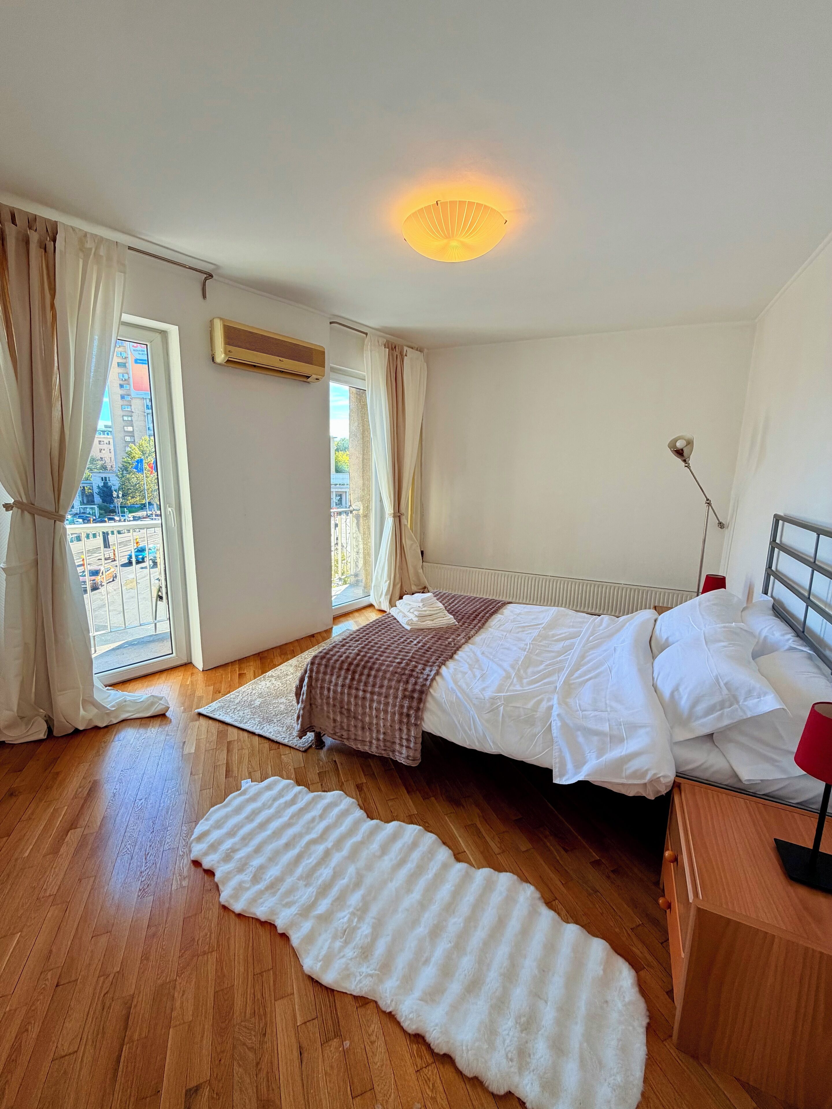 1 slaapkamer, een strijkplank/strijkijzer, wifi, beddengoed