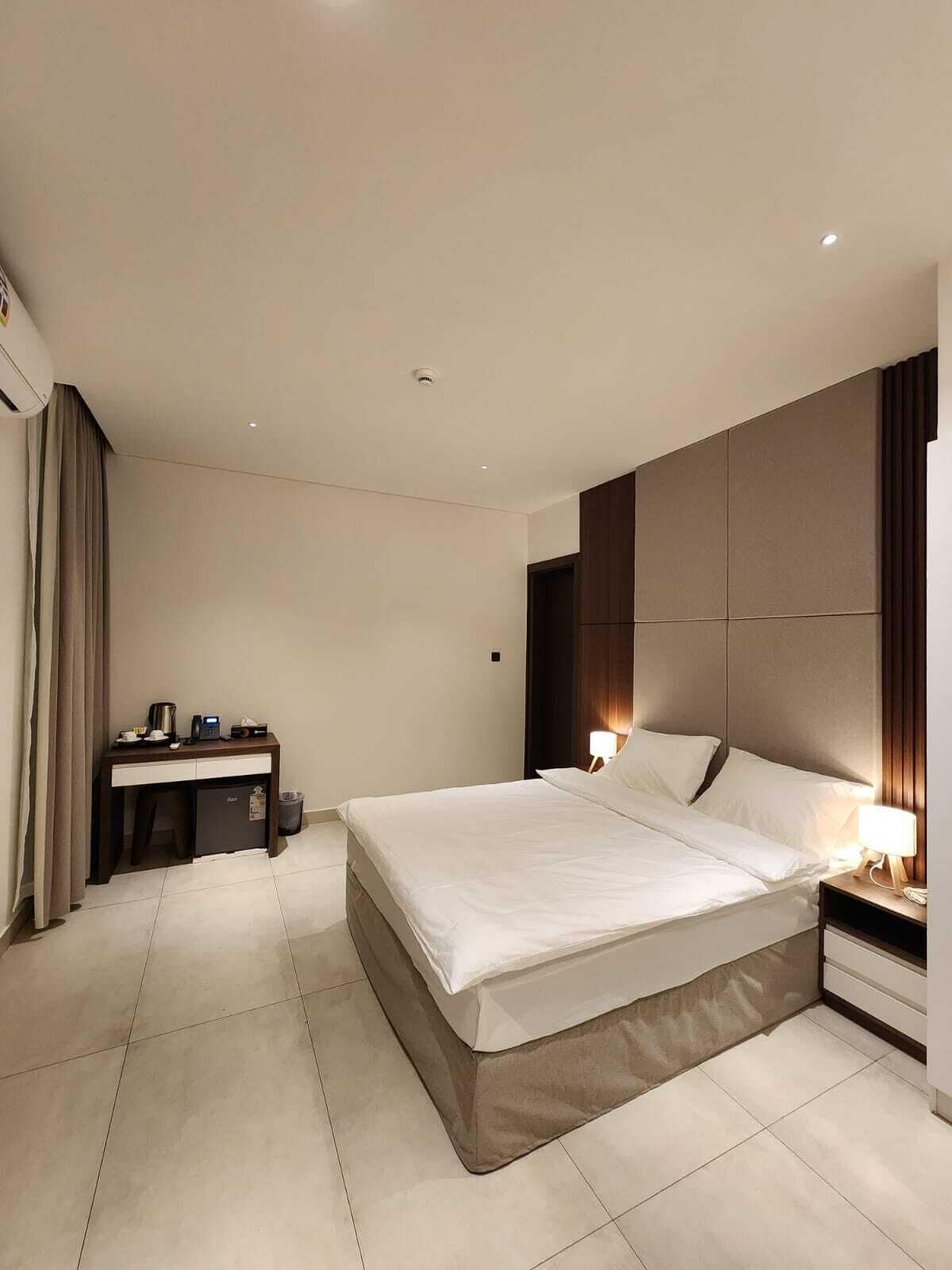 Desk, laptop workspace, free WiFi