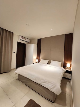 Standard Double Room | Desk, laptop workspace, free WiFi