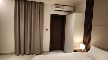 Habitación doble estándar | Escritorio, espacio para trabajar con laptop y wifi gratis