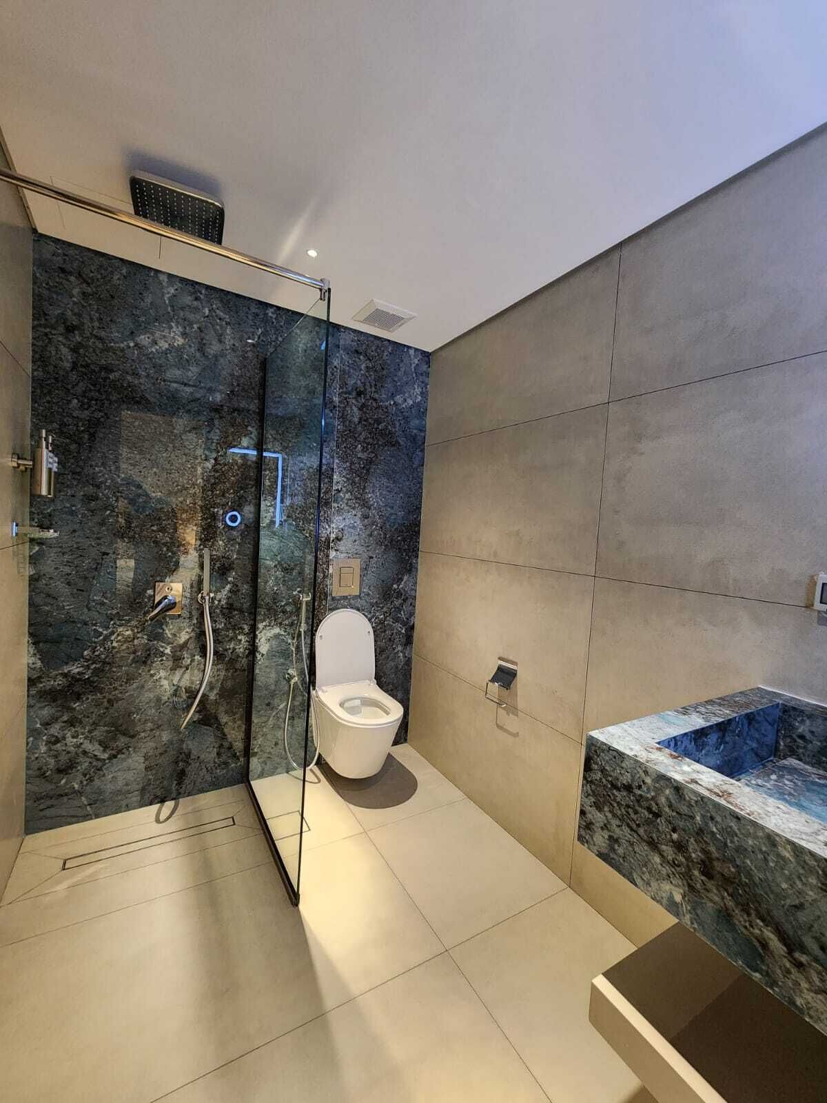 Standard Double Room | Bathroom | Shower, towels, soap, shampoo