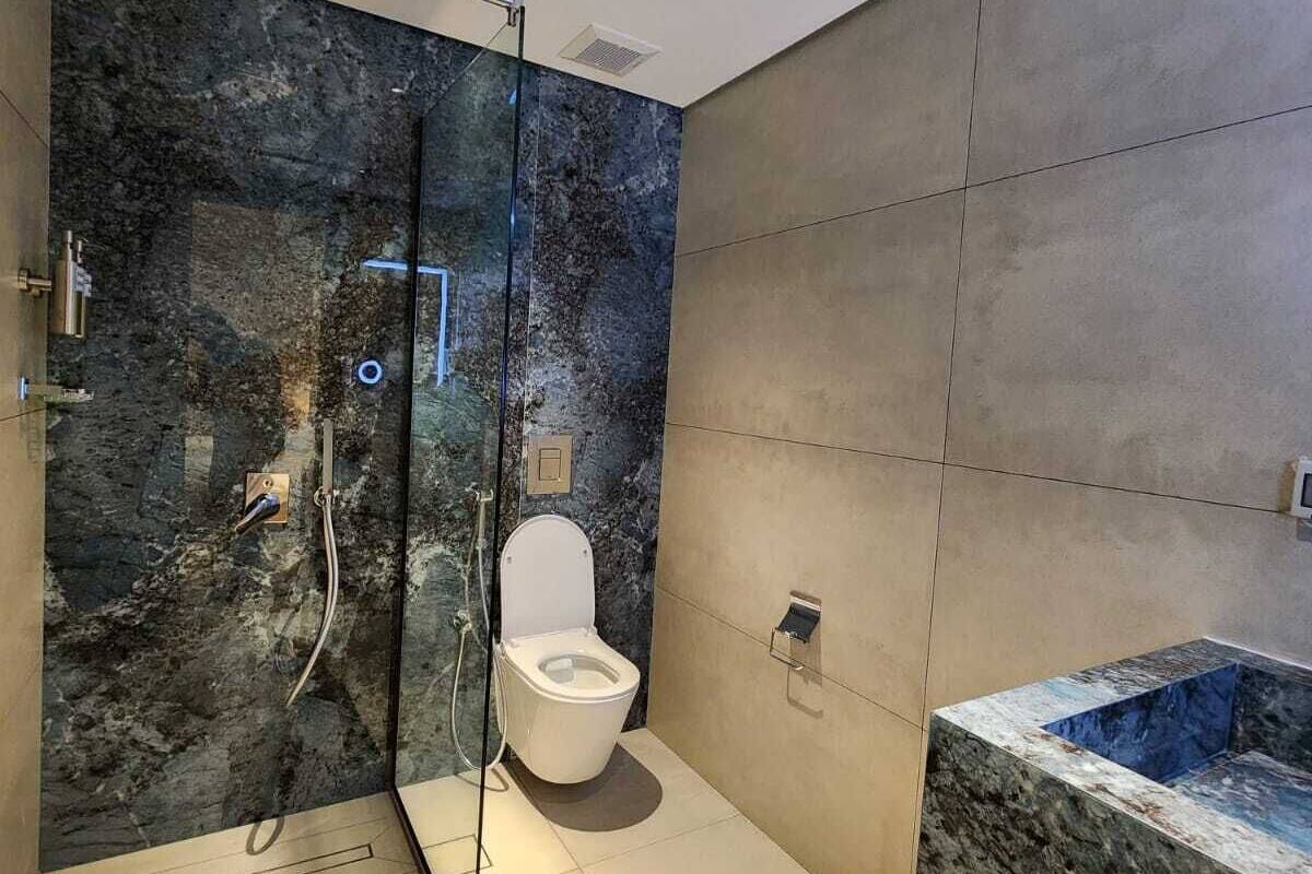 Habitación doble estándar | Baño | Regadera, amenidades de baño gratuitas, toallas, jabón