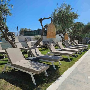Seasonal outdoor pool, open 8:00 AM to 6:00 PM, pool loungers - Bianca Doma Adults Only by Estia (Koutouloufari)