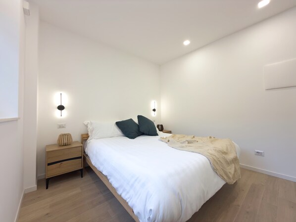 مكتب ومكواة/لوح كي وواي فاي