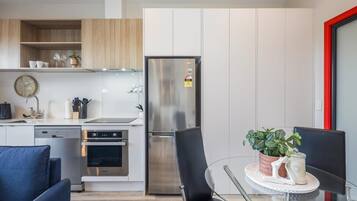 Fridge, microwave, oven, stovetop