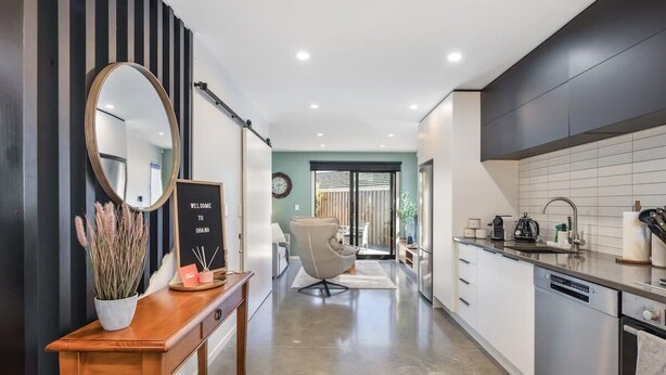 Interior - Dreamcatcher Cottage - 2-BR Mystic Moonrise (Lower Hutt)