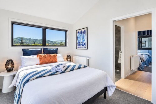 Hutt Central | Dreamcatcher Cottage 2BR