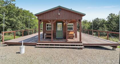 1BR Cabin on Farm w/ Fire Pit, Pond & Treehouse