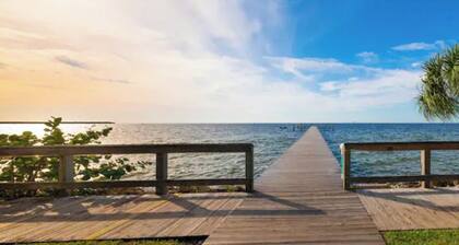 Dolphin & Manatee Cove Condo: Beach Access + More!