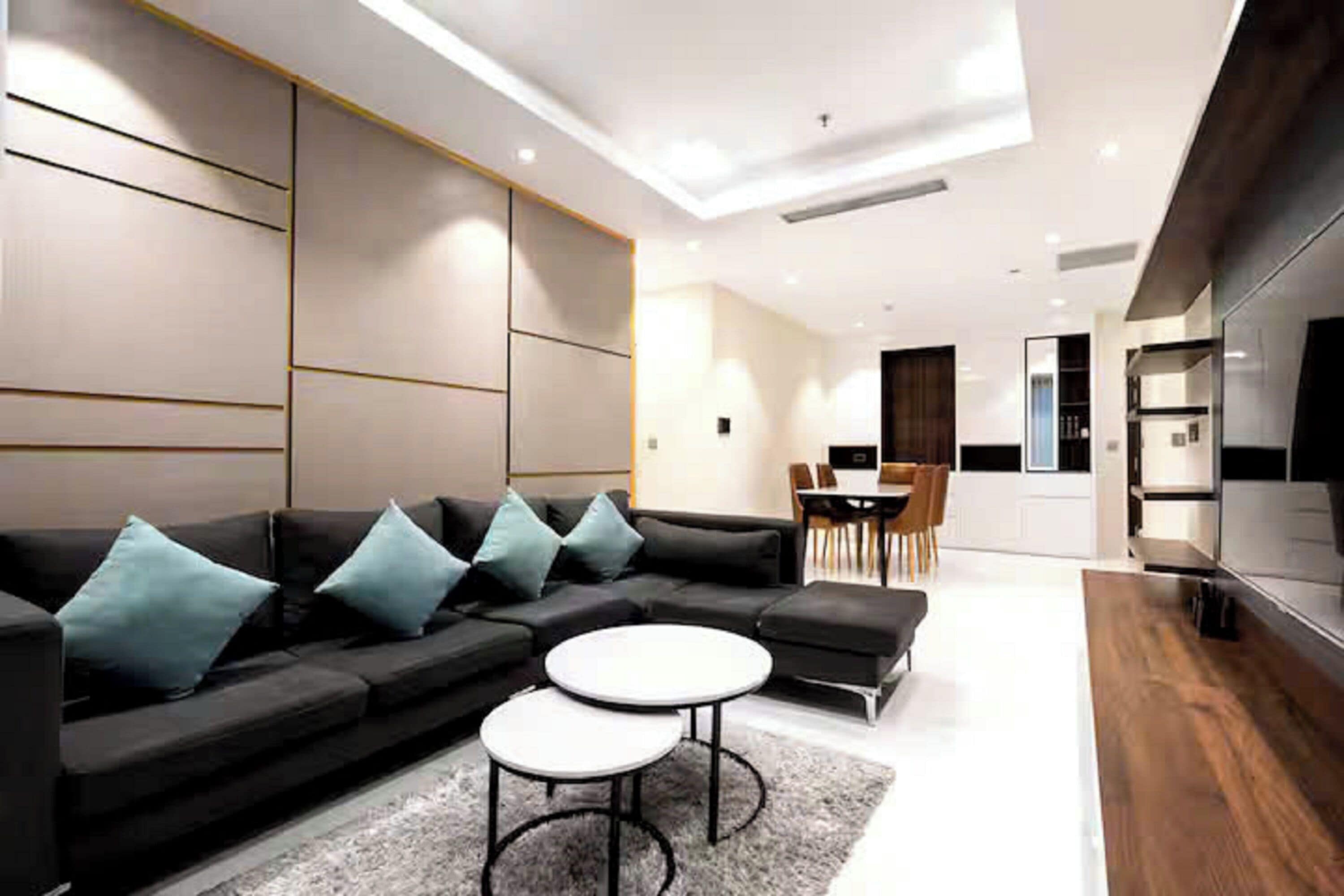 Grand Suite, 1 Bedroom, Club Lounge Access, City View | Living area | 665-inch Smart TV with cable channels, fireplace, Netflix