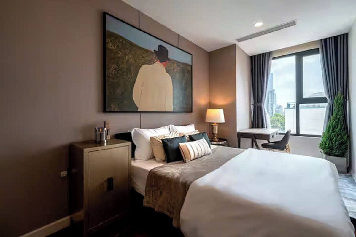 Suite presidencial, 2 habitaciones, con acceso al salón lounge del club, vista a la ciudad | Sábanas de algodón egipcio, ropa de cama de alta calidad y edredón